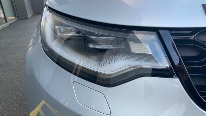 Land Rover Discovery 3.0 D300 R-Dynamic HSE 5dr Auto Diesel Station Wagon